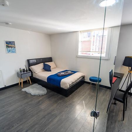 Staysa Equipped Studios Near Qe And Uob In Guesthouse Close To The City! Birmingham Quarto foto