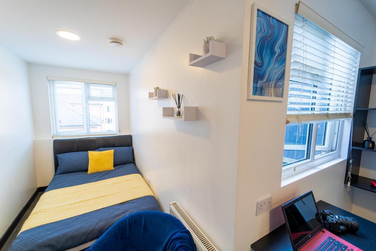 Staysa Equipped Studios Near Qe And Uob In Guesthouse Close To The City! Birmingham Quarto foto