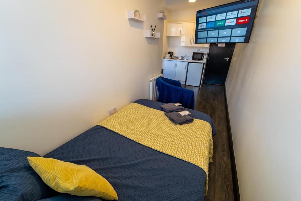 Staysa Equipped Studios Near Qe And Uob In Guesthouse Close To The City! Birmingham Quarto foto