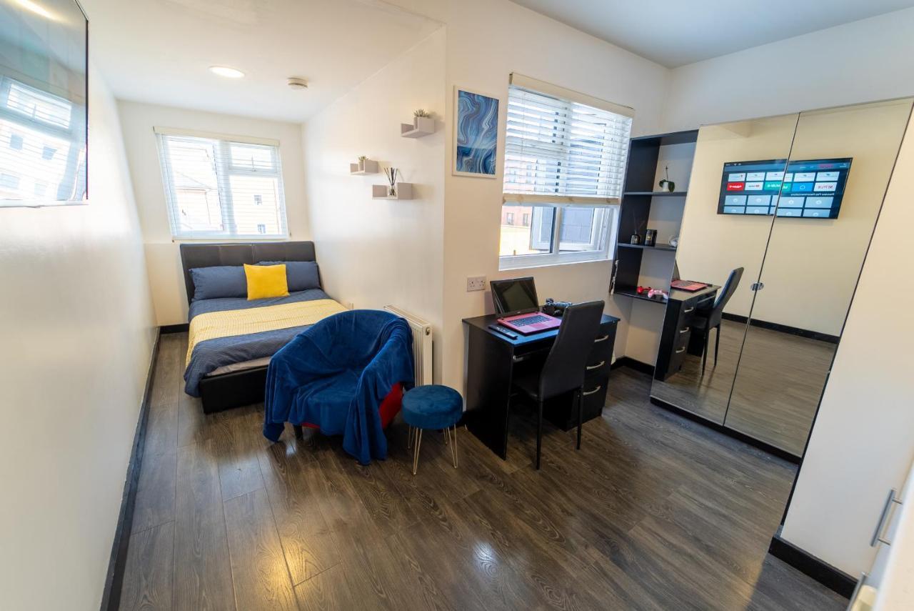 Staysa Equipped Studios Near Qe And Uob In Guesthouse Close To The City! Birmingham Quarto foto