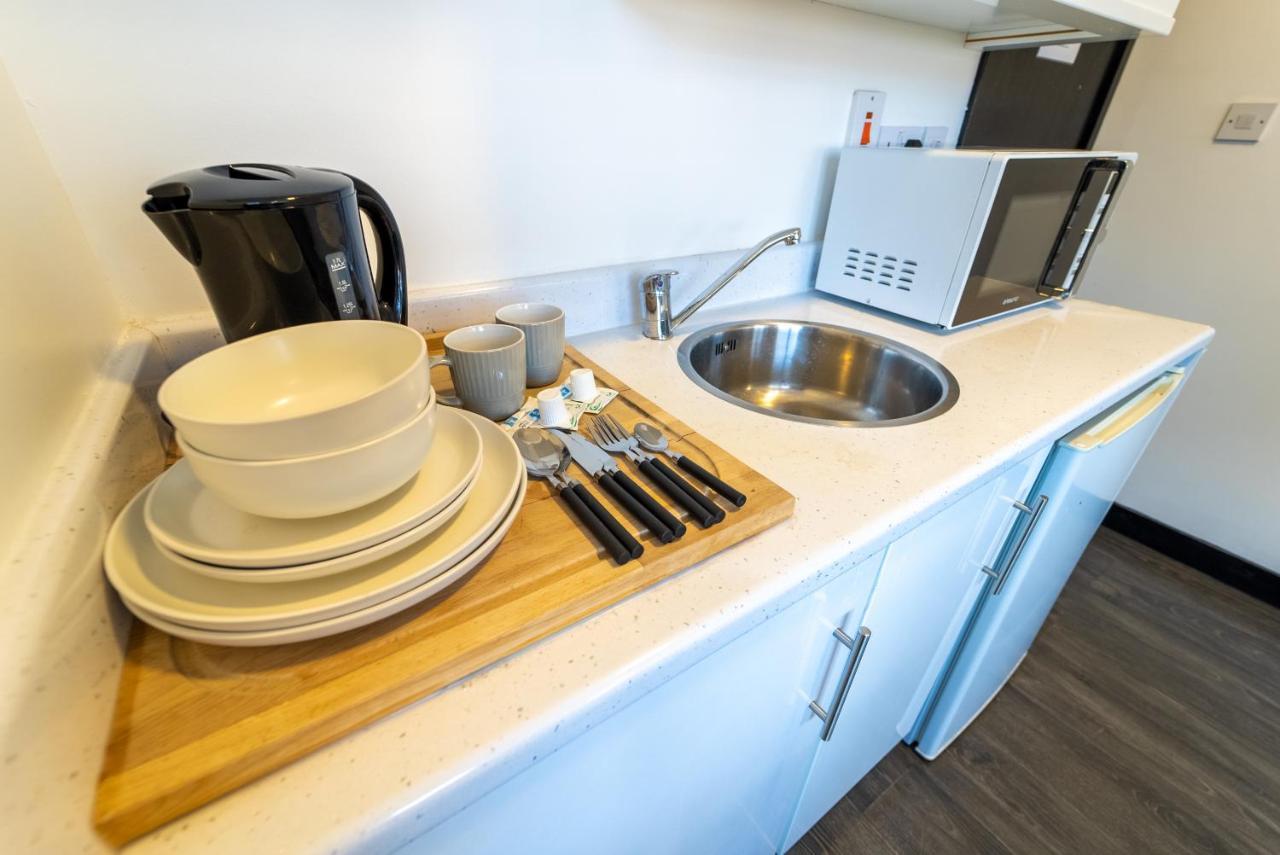 Staysa Equipped Studios Near Qe And Uob In Guesthouse Close To The City! Birmingham Quarto foto