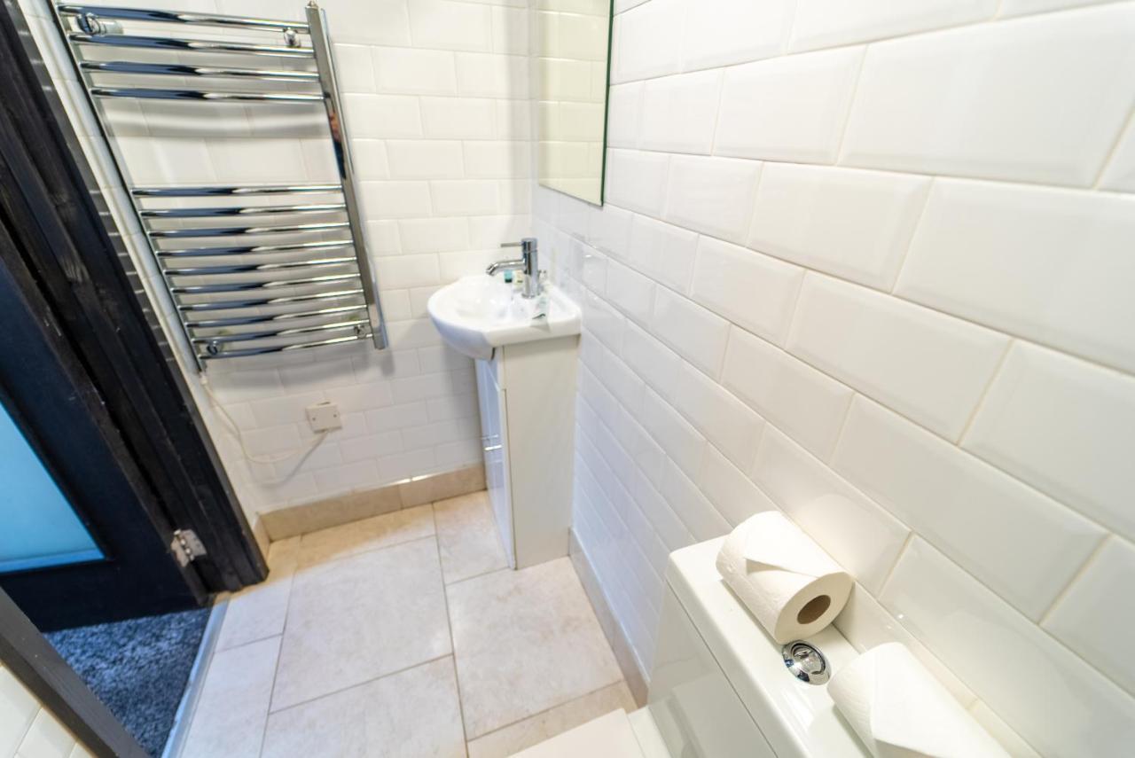 Staysa Equipped Studios Near Qe And Uob In Guesthouse Close To The City! Birmingham Quarto foto