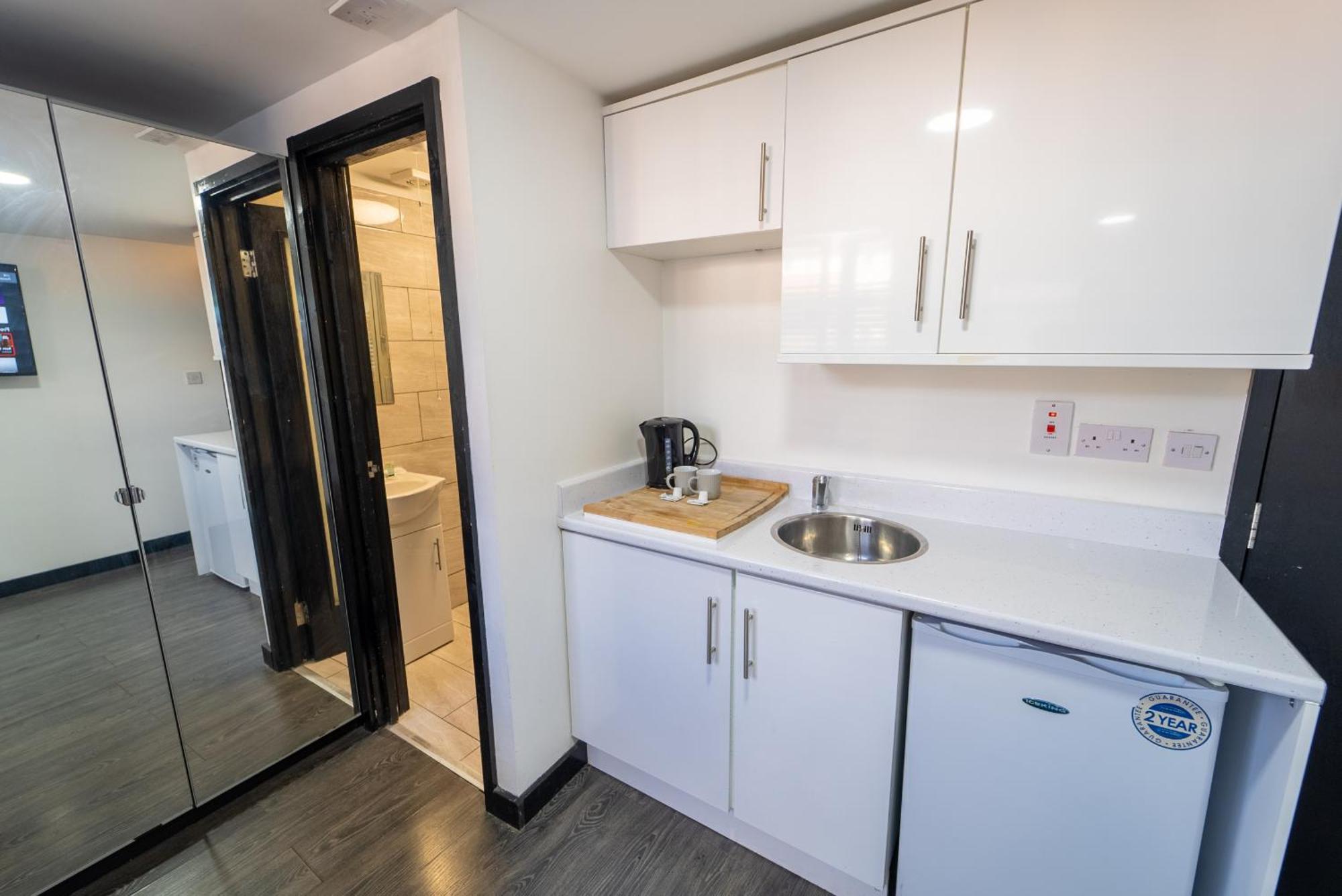Staysa Equipped Studios Near Qe And Uob In Guesthouse Close To The City! Birmingham Quarto foto