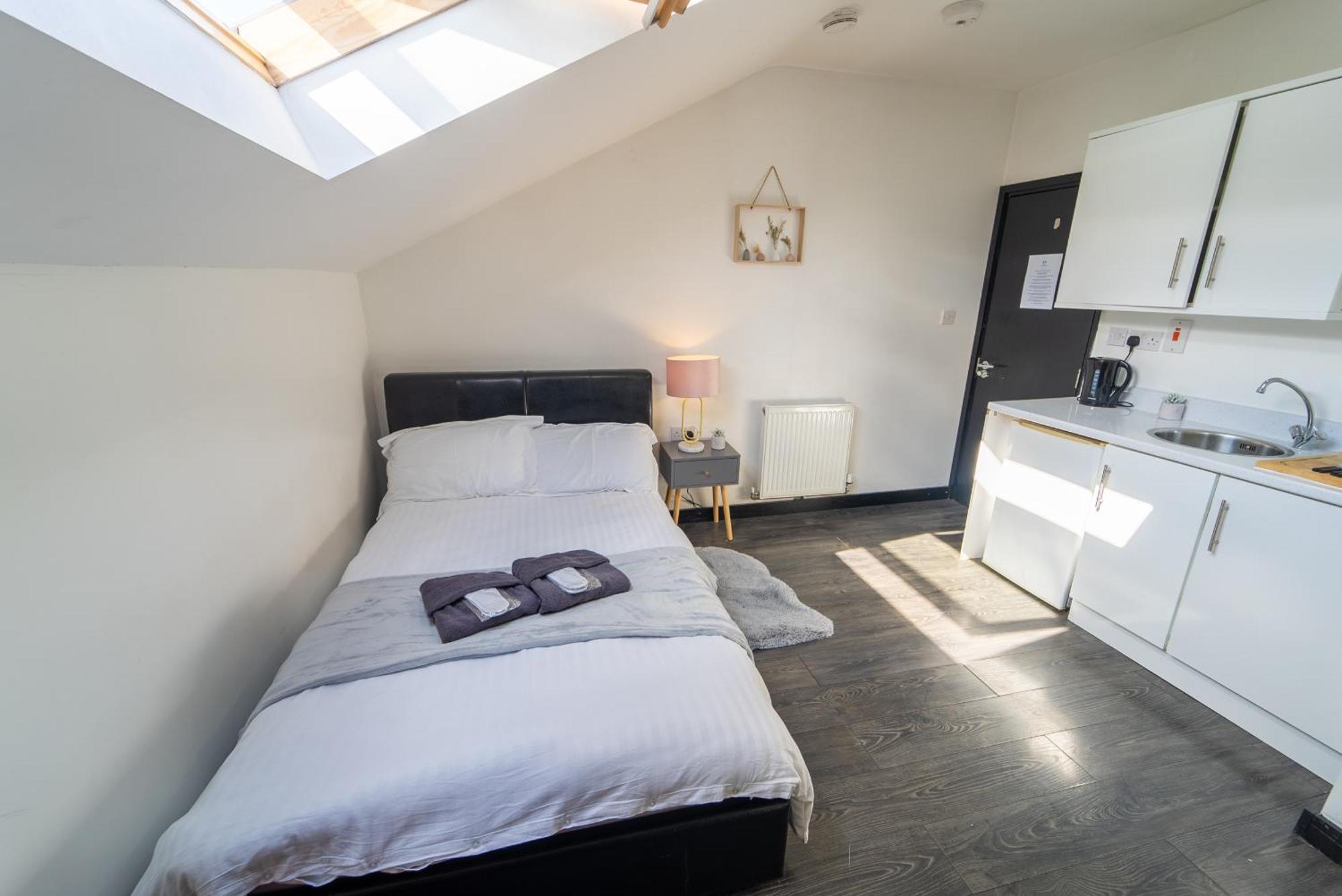 Staysa Equipped Studios Near Qe And Uob In Guesthouse Close To The City! Birmingham Quarto foto
