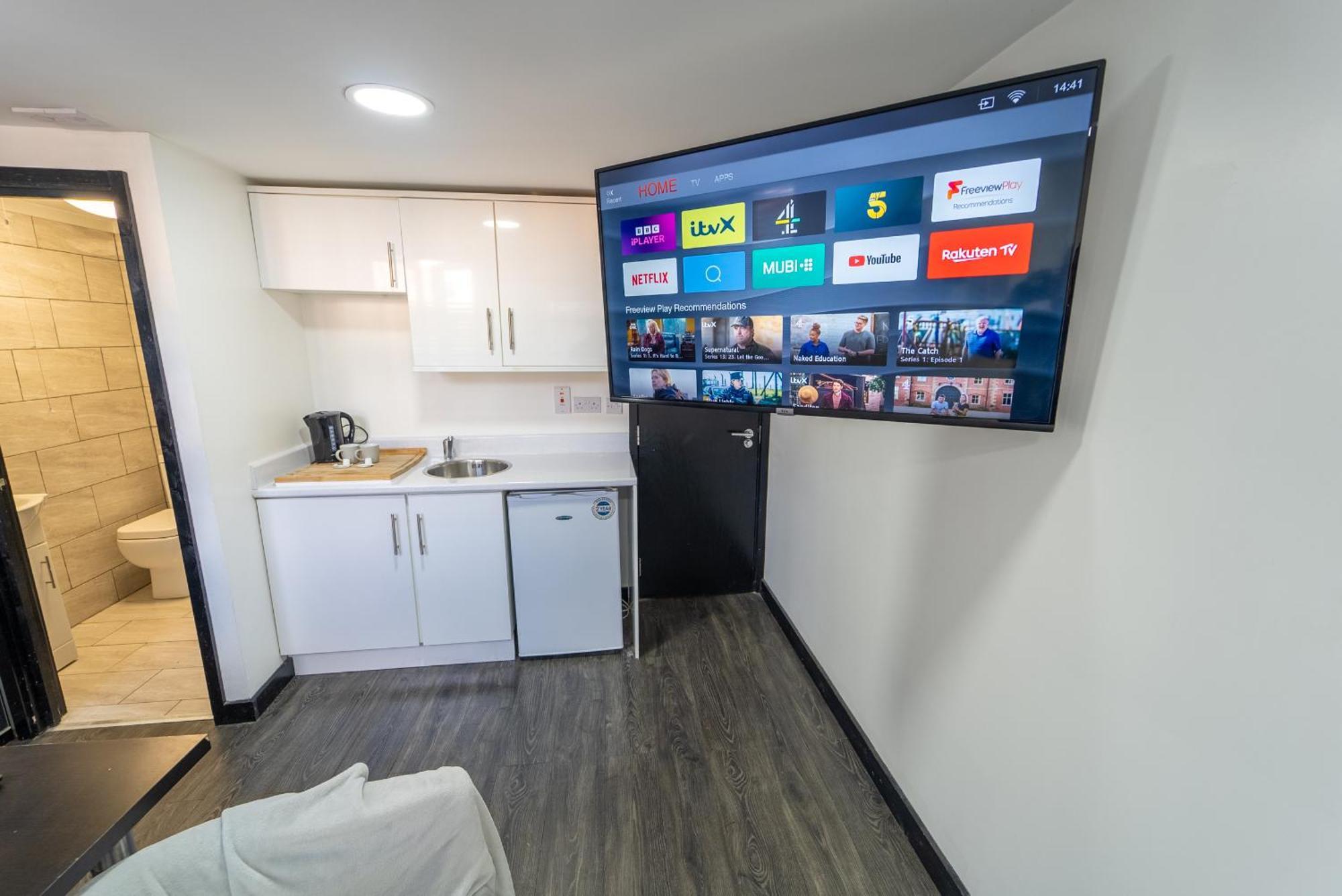 Staysa Equipped Studios Near Qe And Uob In Guesthouse Close To The City! Birmingham Quarto foto