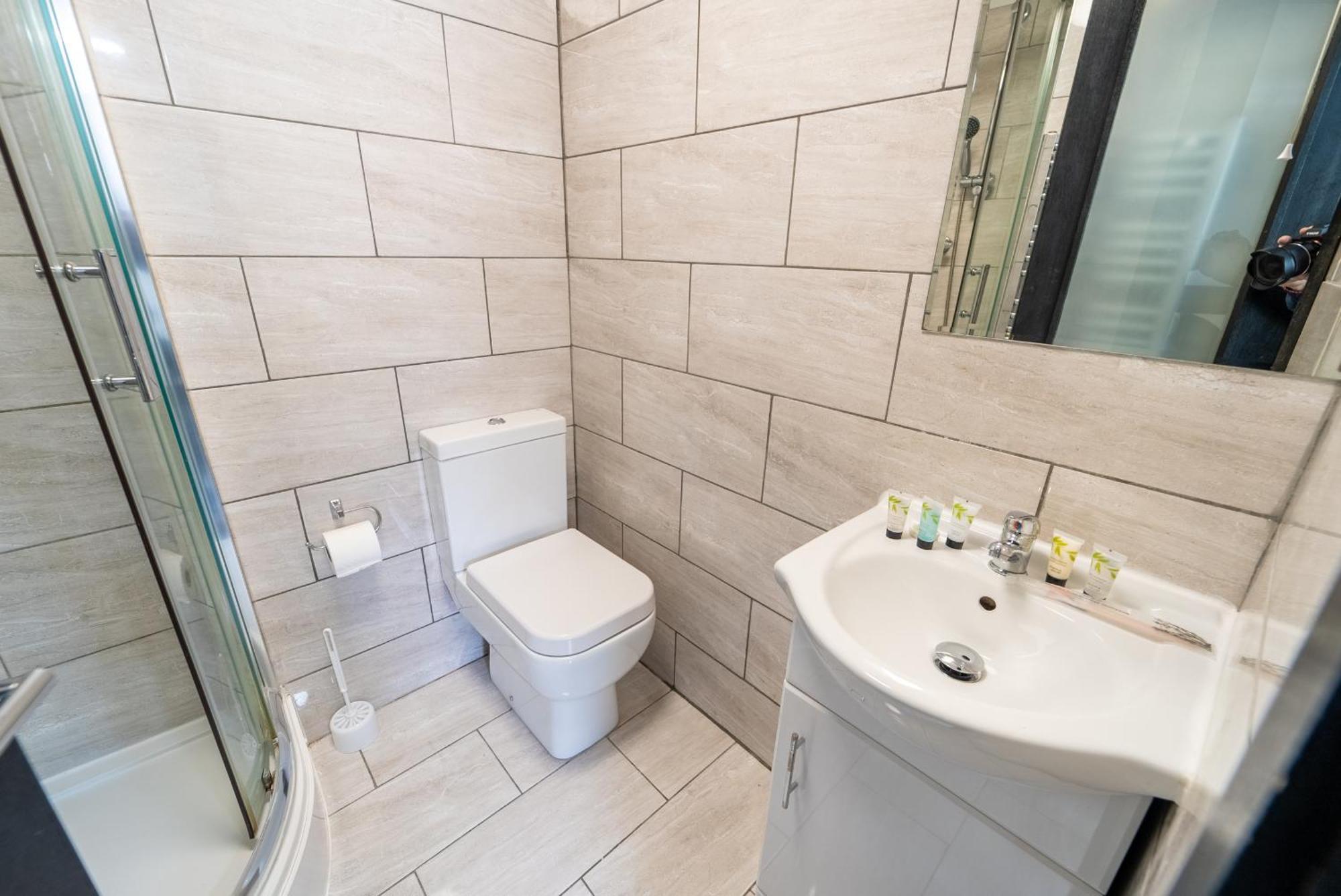 Staysa Equipped Studios Near Qe And Uob In Guesthouse Close To The City! Birmingham Quarto foto