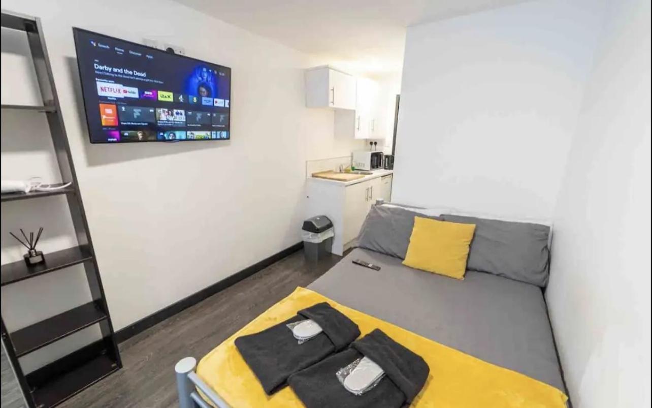 Staysa Equipped Studios Near Qe And Uob In Guesthouse Close To The City! Birmingham Exterior foto